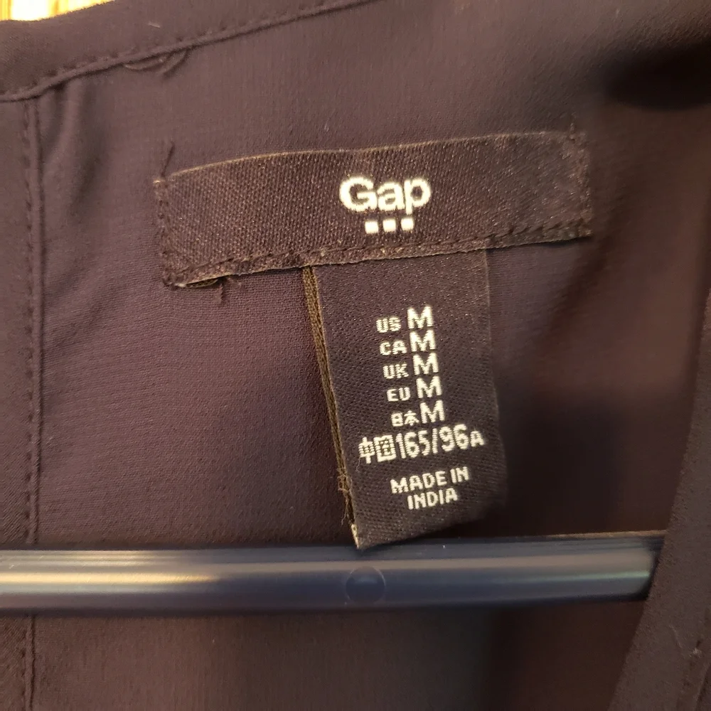 GAP Flowy Tank - Picture 2 of 3